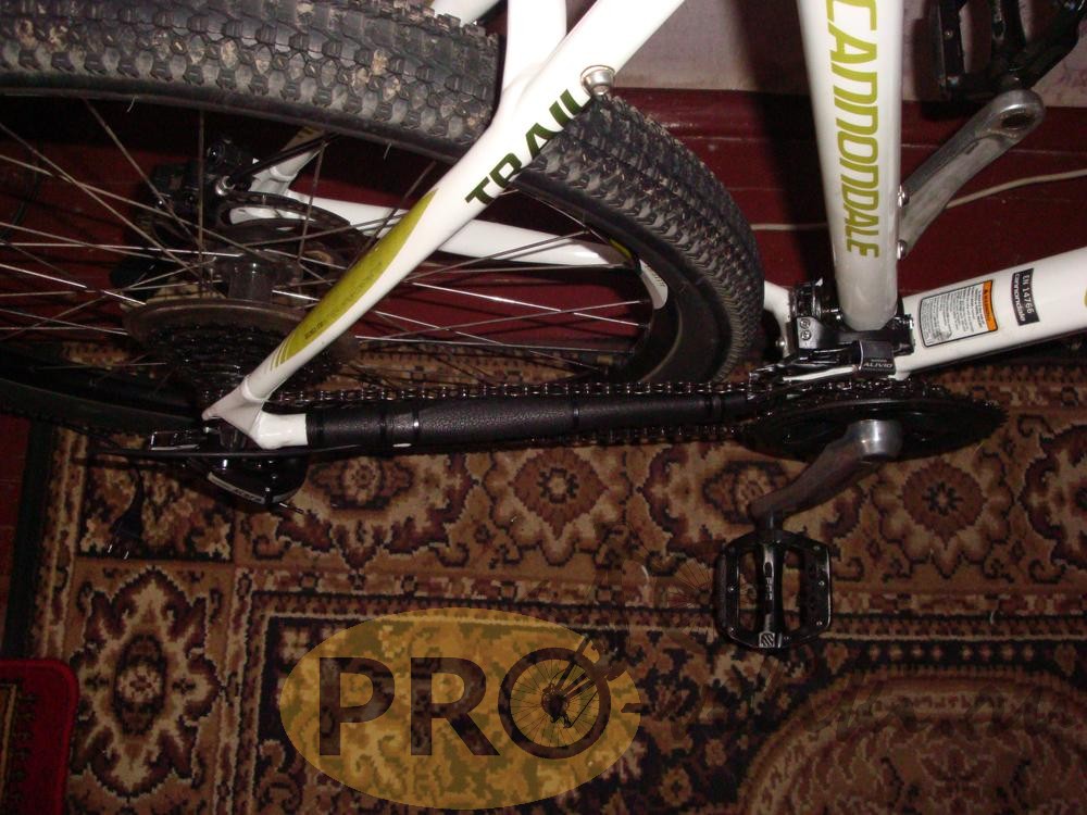 Защита рамы велосипеда. Защита пера рамы Scott Scale Black. Защита пера Norco. Защита пера велосипеда Trek. Защита пера Cycledesign CS protect.